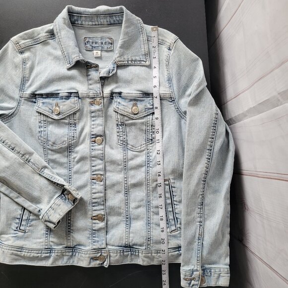 Maurices Denim Jean Jacket Women’s M Classic Button Front w/ Button Faded Wash - Picture 6 of 6